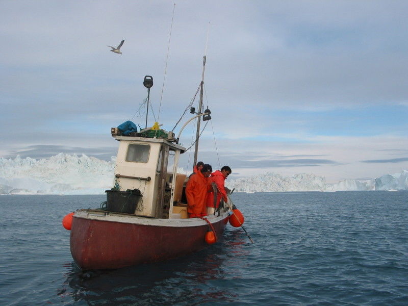 these-three-fishermen-all-noticed-something-odd-about-the-iceberg-what-they-found-changed-their-life