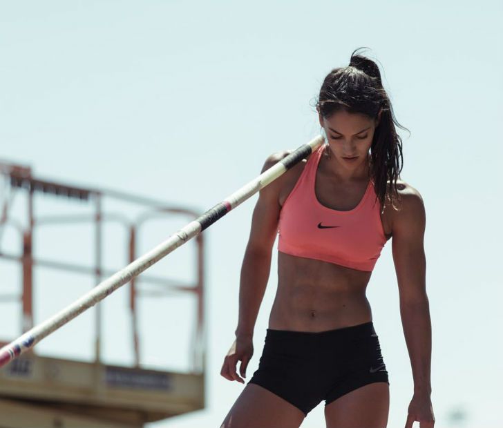 1 Photo 10 Years Ago Made Pole Vaulter Allison Stokke Become A Viral